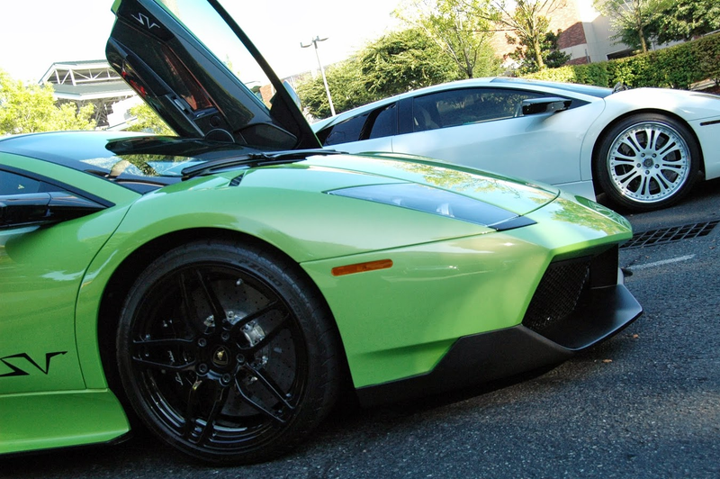 Illustration for article titled Exotics at Redmond Town Center - Pictures and Video